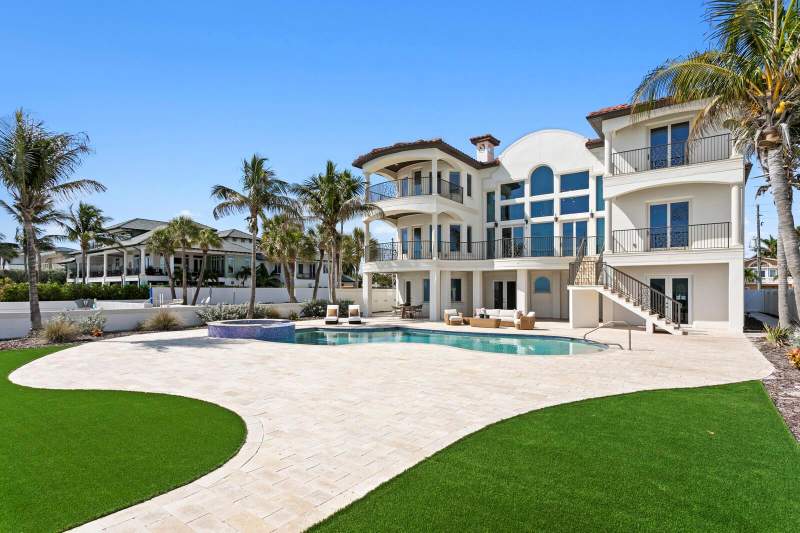 5 bedroom Single Family Residence at 15912 Gulf Boulevard, Lone Palm Beach 2nd Add, Redington Beach — photo 3