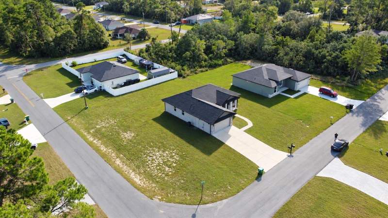 3 bedroom Single Family Residence at 16855 SW 25th Court, Marion Oaks Un 4, Ocala — photo 2
