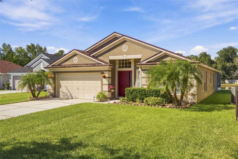 3 bedroom Single Family Residence at 5936 War Admiral Drive, Lexington Oaks Villages 15 & 16, Wesley Chapel — photo 3