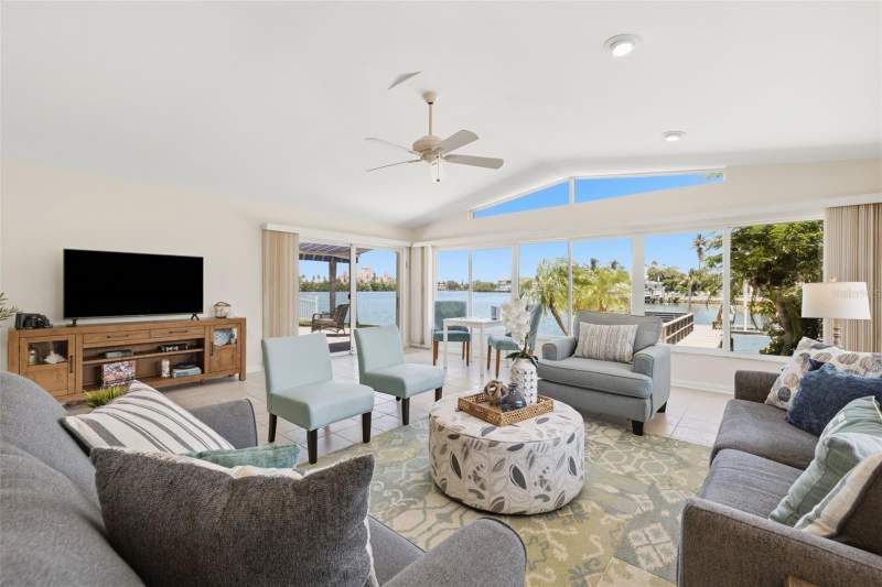 3 bedroom Single Family Residence at 3666 Belle Vista Drive, Belle Vista Shores, St Petersburg — photo 4