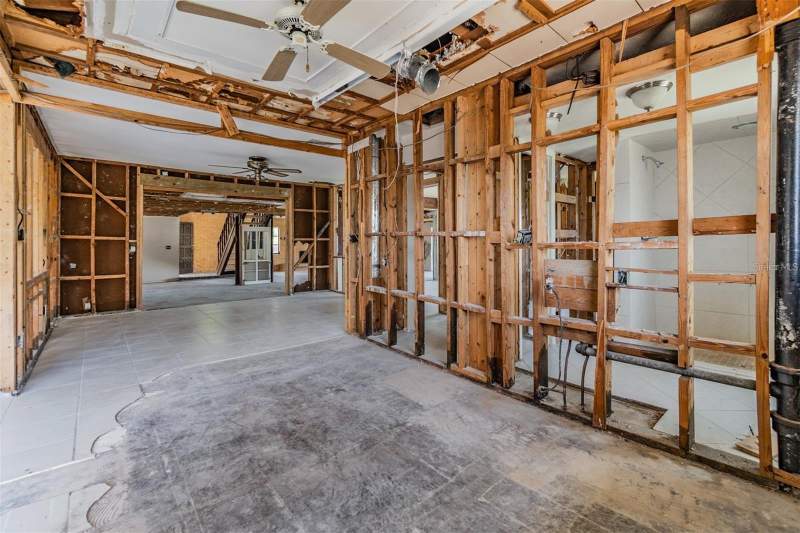 4 bedroom Single Family Residence at 2620 Trent Road, Tampa & Tarpon Spgs Land Co, Palm Harbor — photo 5
