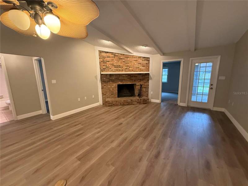 4 bedroom Single Family Residence at 3858 Garnet Drive, Imperialakes Ph 02 Sec 01-A, Mulberry — photo 2