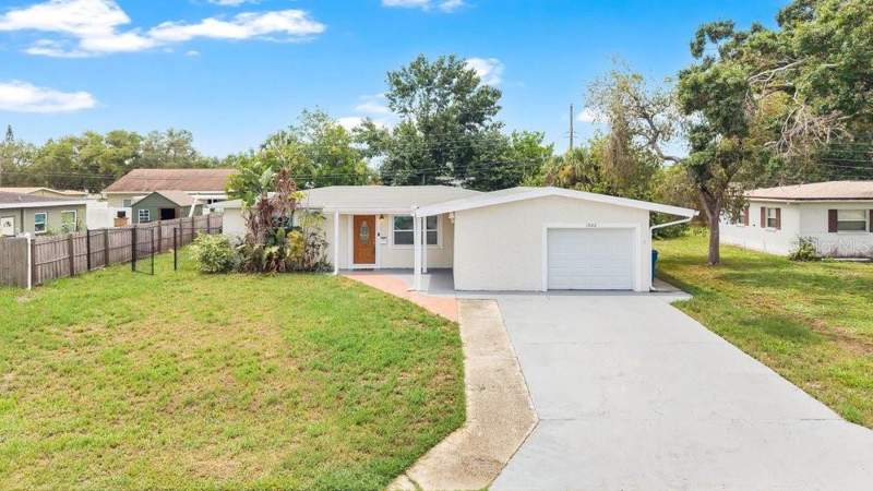 3 bedroom Single Family Residence at 1920 64th Avenue, Meadow Lawn 14th Add, St Petersburg — photo 2