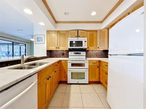 2733 Countryside Boulevard #105, Clearwater FL - photo 10 of 43