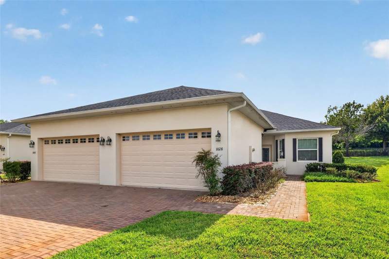 1028 GREEN GATE BOULEVARD home for sale in Groveland Villas At Green Gate