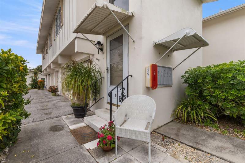 1 bedroom Townhouse at 3275 37th Way #D, West Shore Village Five Ph I, St Petersburg — photo 2
