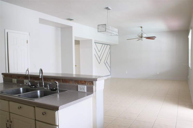 6 bedroom Single Family Residence at 1338 Blackwater Pond Drive, Waterford Trls Ph I, Orlando — photo 4