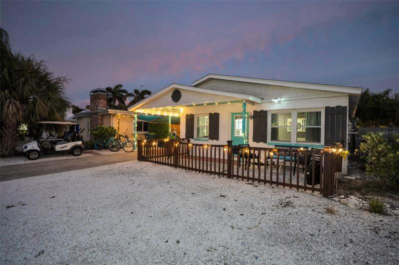 2 bedroom Single Family Residence at 305 15TH AVENUE, INDIAN BEACH RE-REVISED 1ST ADD, INDIAN ROCKS BEACH — photo 3