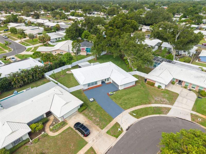 4 bedroom Single Family Residence at 2065 ENVOY COURT, IMPERIAL PARK, CLEARWATER — photo 3