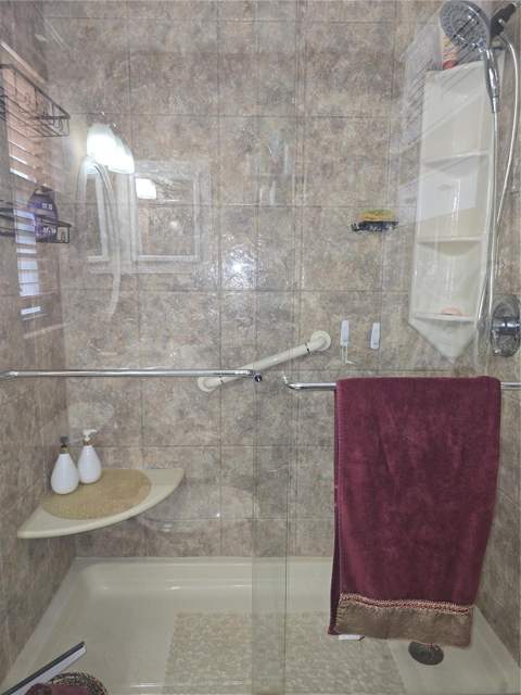 7051 Vallejo Way, New Port Richey FL - photo 11 of 24