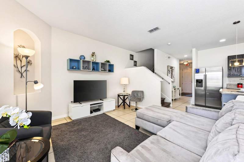 4 bedroom Townhouse at 4722 Terrasonesta Drive, Oakmont Twnhms Ph 1, Davenport — photo 4