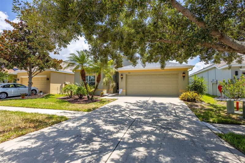 905 PARKER DEN DRIVE home for sale in Bahia Lakes
