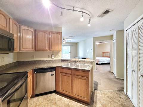 3705 SW 27th Street #811, Gainesville FL - photo 8 of 19
