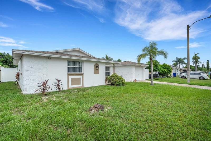 2 bedroom Single Family Residence at 7234 Oakshire Drive, Embassy Hills, Port Richey — photo 2