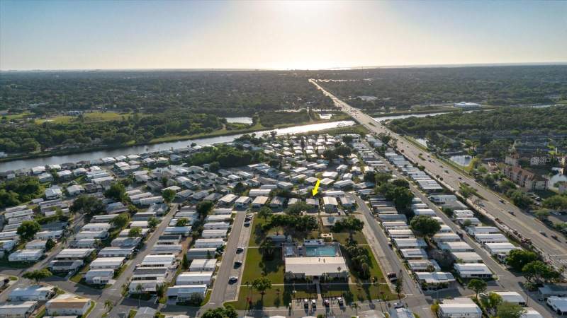 2 bedroom Manufactured Home at 372 Cobia Way, Gull-Aire Village, Oldsmar — photo 3
