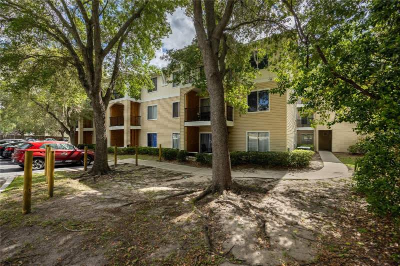 4 bedroom Condominium at 3921 SW 34th Street #1C, Univ Terrace, Gainesville — photo 2
