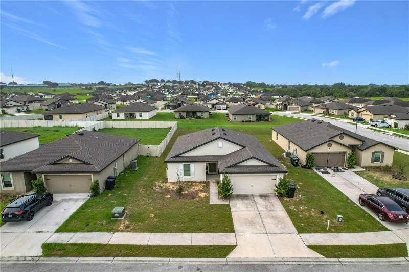 3 bedroom Single Family Residence at 1741 CANAAN LOOP, RIDGE AT SWAN LAKE, DUNDEE — photo 1