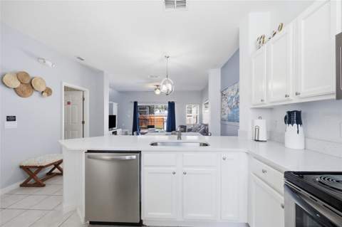 1120 Las Fuentes Drive, Kissimmee FL - photo 7 of 39