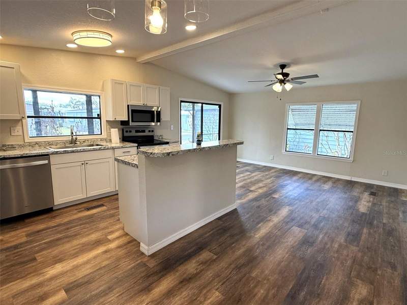 2 bedroom Manufactured Home at 2055 S Floral Avenue #214, Floral Lakes, Bartow — photo 5