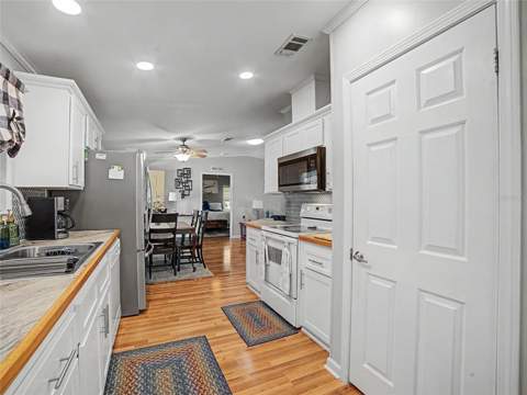37513 Campo Avenue, Zephyrhills FL - photo 20 of 41