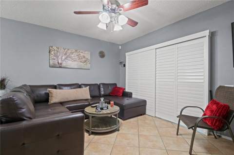 8635 Hunters Key Circle, Tampa FL - photo 11 of 27