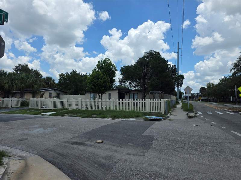 4 bedroom Single Family Residence at 3001 N 45th Street, Highland Pines Rev, Tampa — photo 2