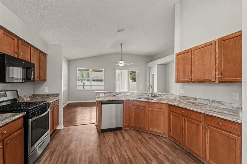 3 bedroom Single Family Residence at 4906 Pennecott Way, Saddlebrook Village West, Wesley Chapel — photo 4