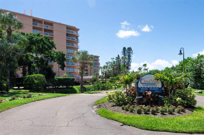 1 bedroom Condominium at 7430 Sunshine Skyway Lane #405, South Bay Condo, St Petersburg — photo 2