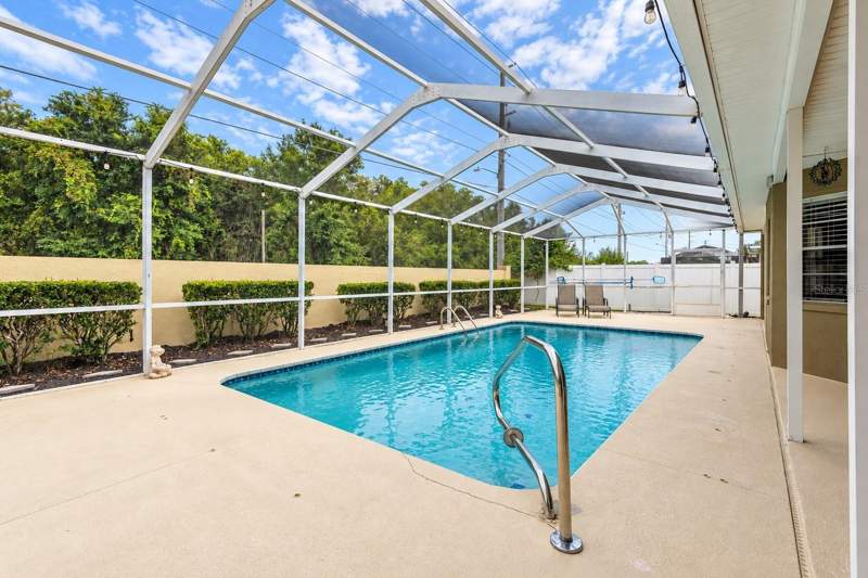 3 bedroom Single Family Residence at 9713 Lomalinda Court, Hunters Ridge, New Port Richey — photo 2