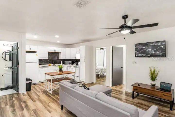 4 bedroom Single Family Residence at 2301 Carlton Drive, Cloverlawn, Orlando — photo 4