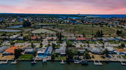 3931 Headsail Drive, New Port Richey FL - photo 9 of 99
