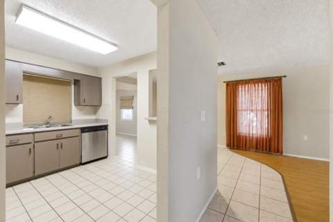 10636 Salamanca Drive, Port Richey FL - photo 9 of 32