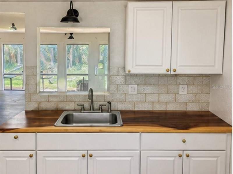 3 bedroom Single Family Residence at 10017 Linda Street, Gibsonton, Gibsonton — photo 3