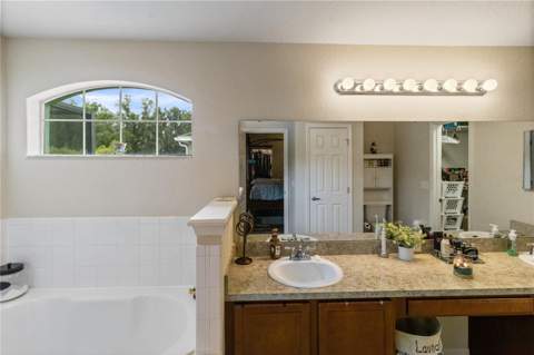 4562 Fairway Oaks Drive, Mulberry FL - photo 19 of 42
