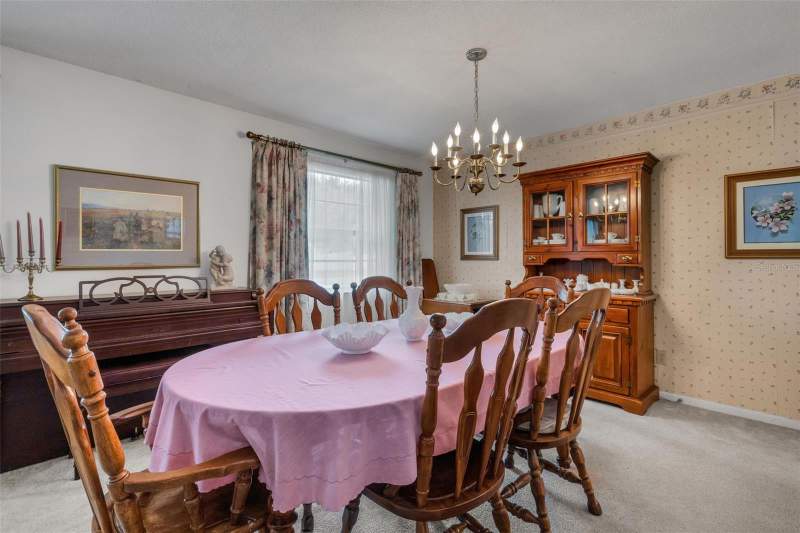 4 bedroom Single Family Residence at 402 Aberdeen Court, Greenbriar, Lakeland — photo 5