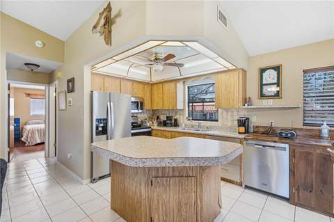 11423 Linden Drive, Spring Hill FL - photo 8 of 26