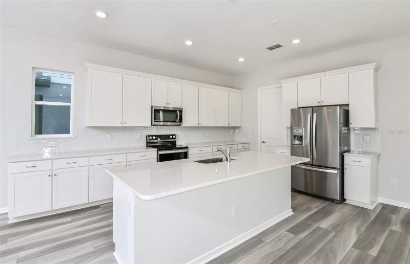 5 bedroom Single Family Residence at 1568 Hartridge Court, Silverlake Phase 2, Lake Alfred — photo 4