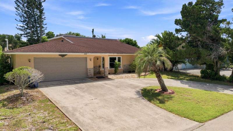 4 bedroom Single Family Residence at 352 Lake Road, Venice Gardens, Venice — photo 5