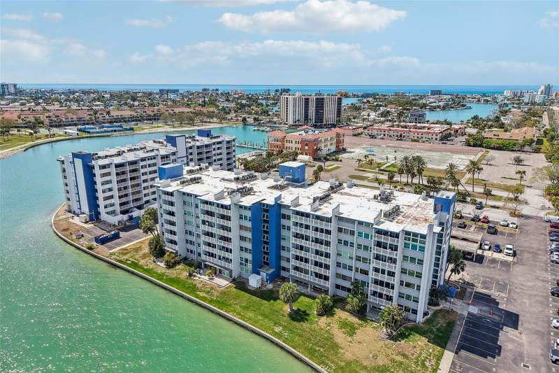 500 TREASURE ISLAND CAUSEWAY #711 home for sale in Treasure Island Tennis & Yacht Club