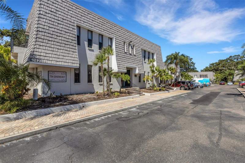 Victoria Palms Condo