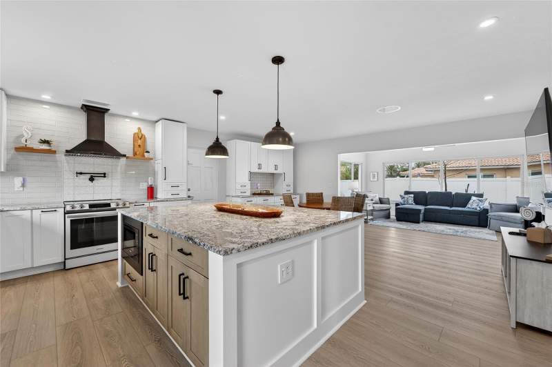 2 bedroom Single Family Residence at 2 79th Street, South Cswy Isle Sub, St Petersburg — photo 5