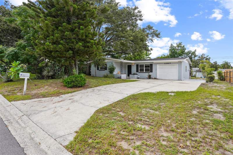 4 bedroom Single Family Residence at 11357 116th Avenue, Orange Blossom Ridge, Largo — photo 2