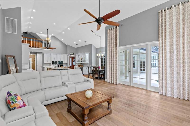 5 bedroom Single Family Residence at 149 Cherry Creek Circle, Reserve At Tuscawilla Ph 1 The, Winter Springs — photo 3