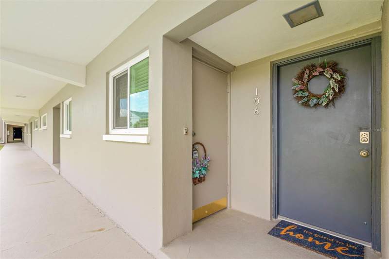2 bedroom Condominium at 400 LARBOARD WAY #106, SEA ISLAND APTS 1 CONDO, CLEARWATER BEACH — photo 5