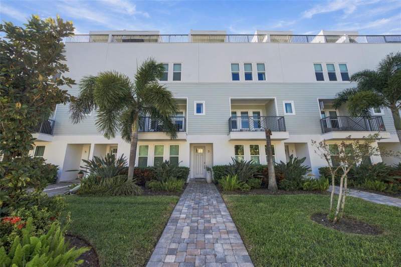 3 bedroom Townhouse at 2442 W Mississippi Avenue #3, Belfair Park Twnhms Pt, Tampa — photo 2