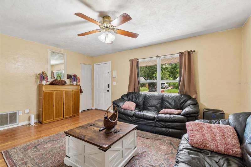 3 bedroom Single Family Residence at 5934 NW 30th Terrace, Northwood Pines, Gainesville — photo 2