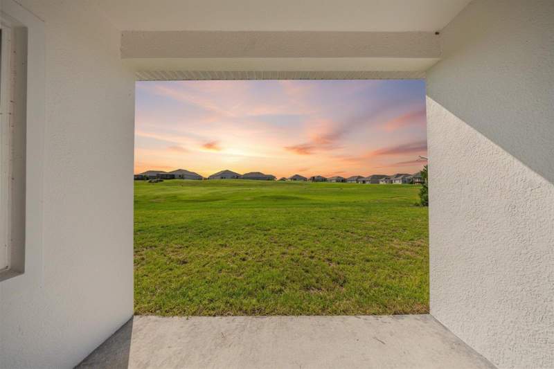 4 bedroom Single Family Residence at 4816 N Crestline Drive, Laurel Ridge 02, Beverly Hills — photo 4