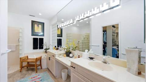 8009 Hampton Court, University Park FL - photo 13 of 67
