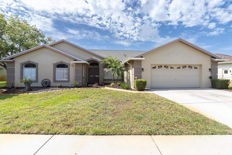 4 bedroom Single Family Residence at 8303 Coral Creek Loop, The Estates, Hudson — photo 2