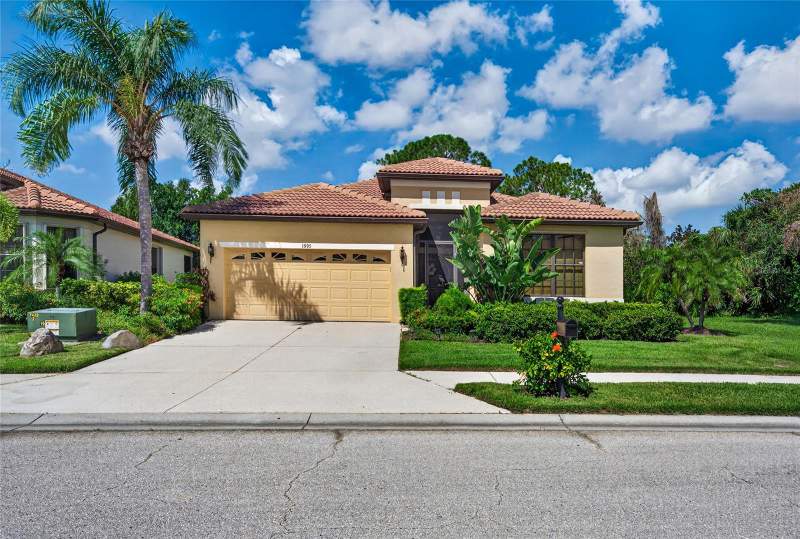 1995 BATELLO DRIVE home for sale in Venetian Falls